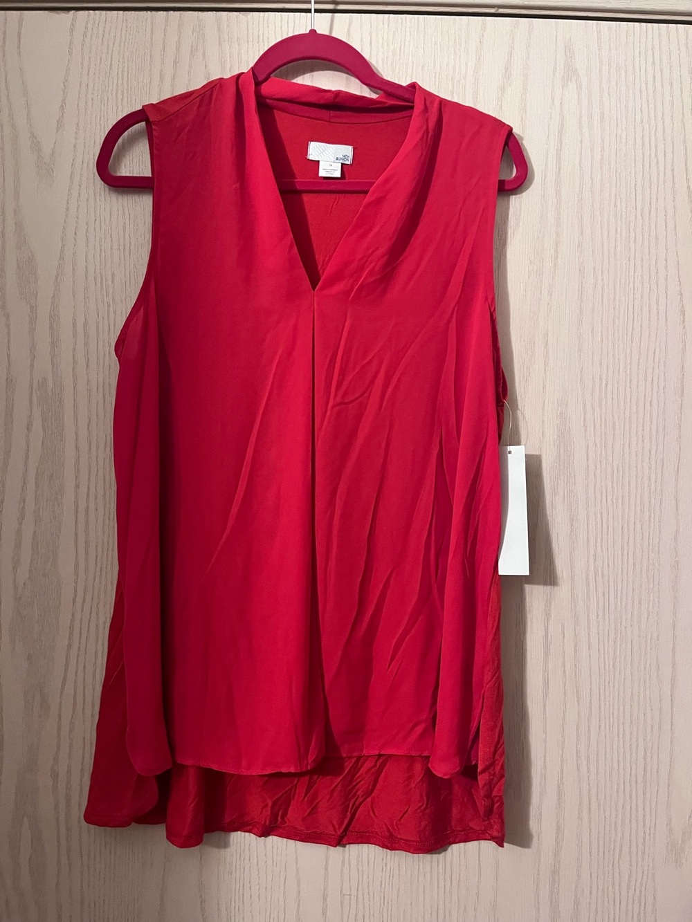 14th and Union Sleeveless Red V-Neck Women's Top by